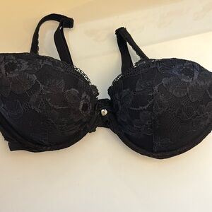 Victoria’s Secret NWT Body By Victoria Push-up Bra.